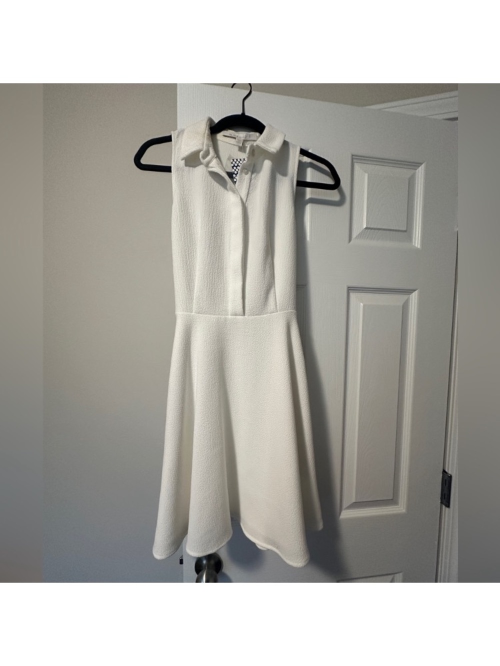 Black Halo White Sleeveless Collared Mini Dress